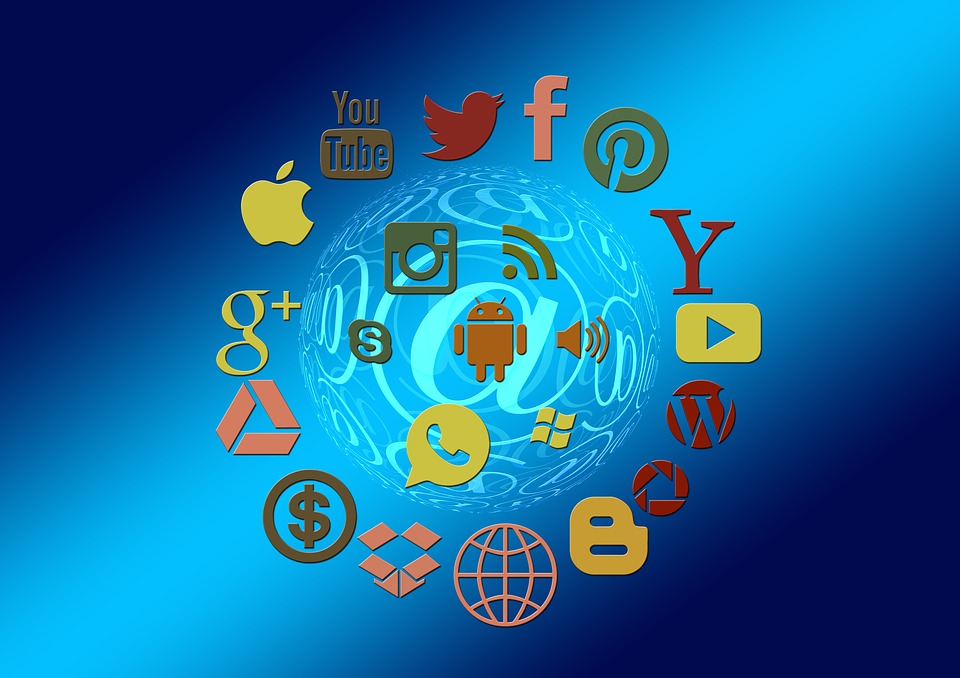 Circle of social media icons